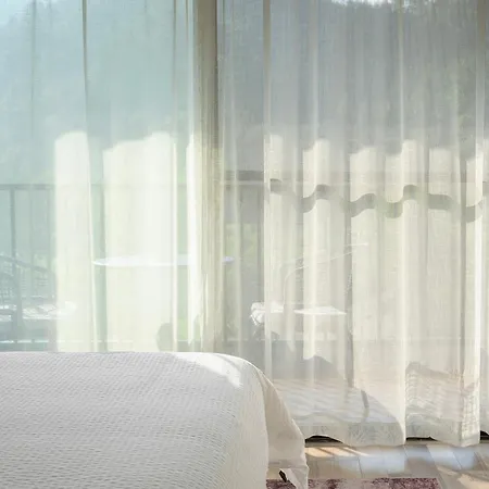 Whispering Mountains Boutique Hotel Zhangjiajie Exterior photo